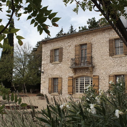 Château Mallefougasse er også smukt i efterårets røde nuancer